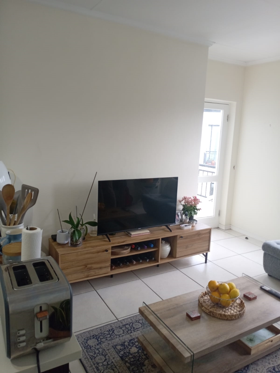 To Let 1 Bedroom Property for Rent in De Velde Western Cape